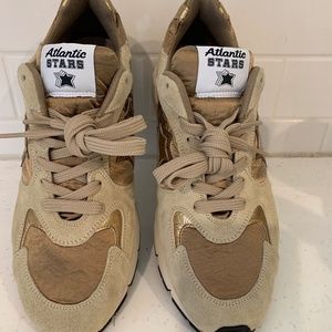 NWOT Atlantic Star Italian Sneakers..beautifully made  . Sz 40 gold color